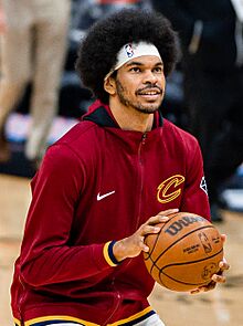 Jarrett Allen (51657225262) (cropped).jpg
