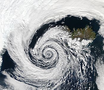 Archivo:Low pressure system over Iceland