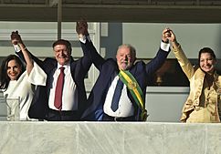 Archivo:Lula, Janja, Alckmin e Lu na cerimônia de posse em 2023