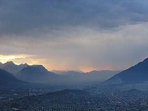 Archivo:Monterrey from hill