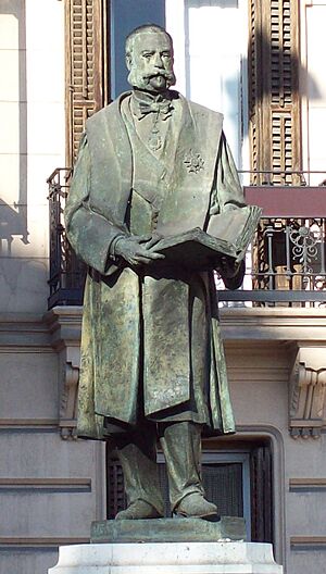 Archivo:Monumento a Manuel Alonso Martínez (Madrid) 01