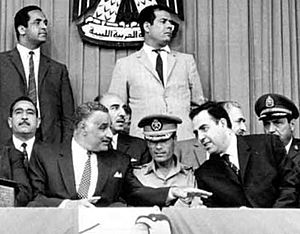 Archivo:Nasser Qaddafi Atassi 1969