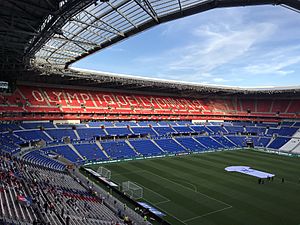 Archivo:OL-Angers Groupama Stadium 11