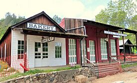 Archivo:Old Shasta bakery-general store - Shasta California