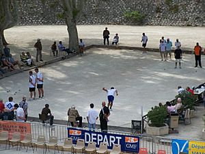 Archivo:Pétanque à Avignon
