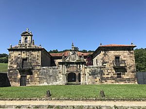 Archivo:Palacio de La Rañada, Liérganes, 2017-07-27, Triplecaña