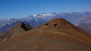 Archivo:Pirca del Inca at Cerro del Plomo