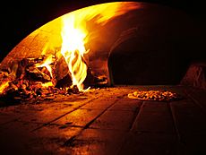 Archivo:Pizza-oven