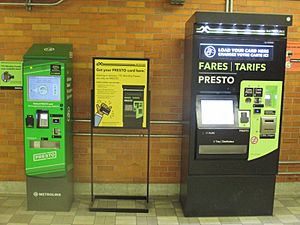 Archivo:Presto subway vending machines