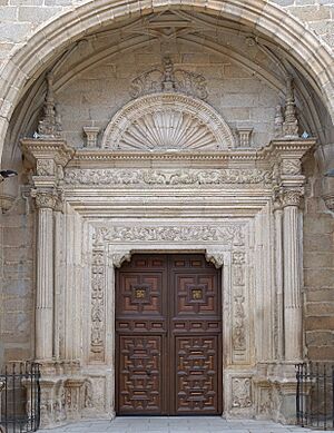 Archivo:Puerta de la fachada Norte
