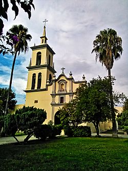 Templo de Nuestra Señora de Guadalupe en Salinas Victoria.jpg