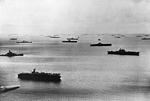 Archivo:US fleet at Majuro Atoll 1944