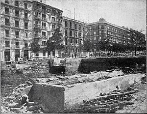 Archivo:1903-07-25, Blanco y Negro, Teatro Eldorado (cropped) Aspecto de las ruinas del teatro incendiado, Cifuentes