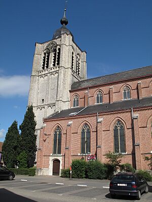 Archivo:2009-08-30 11.27 Herenthout, kerk foto4