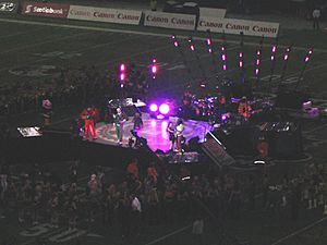 Archivo:Black Eyed Peas at 93rd Grey Cup