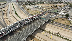 Archivo:Bridge of the Americas (El Paso–Ciudad Juárez), June 2016