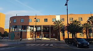 Archivo:Centro Cultural Ramón Alonso Luzzy (20201224 091626)