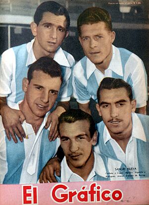 Archivo:Corbatta, Cignn, Maschio, Angelillo y Rodríguez (Racing) - El Gráfico 1876