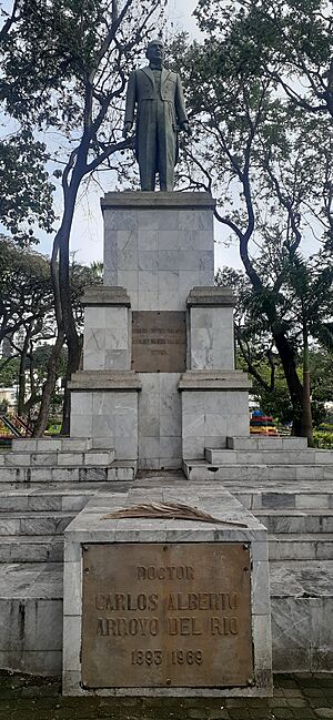 Archivo:Estatua de Carlos Alberto Arroyo del Río