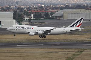 Archivo:F-GITI Boeing 747 Air France (7629300048)