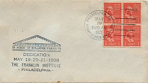 Archivo:Franklin 1-2¢ Scott 803 FDC at Franklin Institute May 19, 1938
