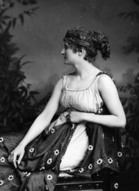 Archivo:Hypatia (1900 Play)