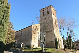 Iglesia de Santiago Apóstol, Ceinos de Campos 01.jpg