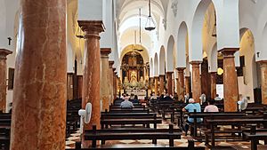 Archivo:Iglesia de la Asunción y Ángeles interior 2