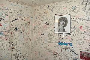 Archivo:Jim Morrison Room by Gustavo Gerdel