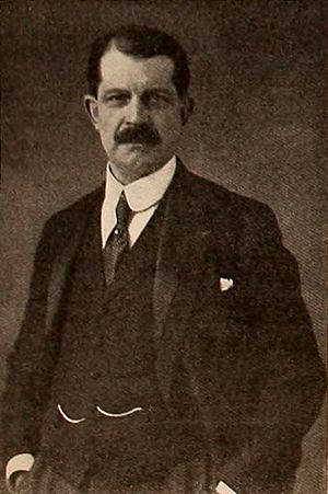 Archivo:Léon Gaumont - Jun 1920 MPN