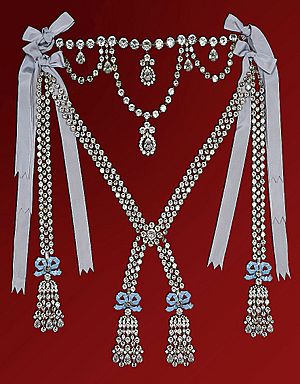 Archivo:Le Collier de la reine