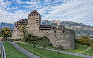 Archivo:Liechtenstein asv2022-10 img01 Vaduz Schloss