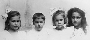 Archivo:McClintock family 1907