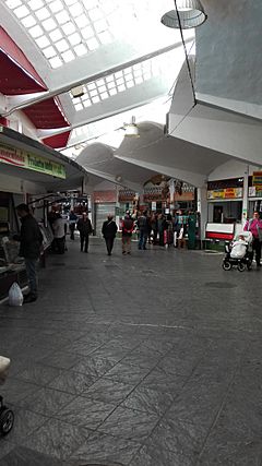 Archivo:Mercado de abastos de Andújar, obra del arquitecto Pedro Rivas Ruiz (1949)