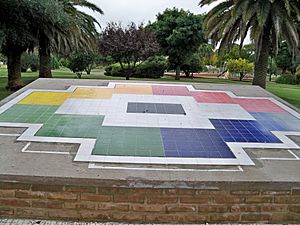 Archivo:Monumento "Esencia pampa". Localidad de Guatraché. Provincia de La Pampa. jpg