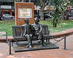 Archivo:Monumento al encuentro entre Einstein y Vaz Ferreira