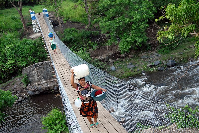 Nahulingo footbridge