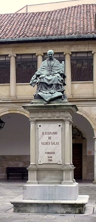 Oviedo Univ Oviedo Edif Histórico w (cropped).jpg
