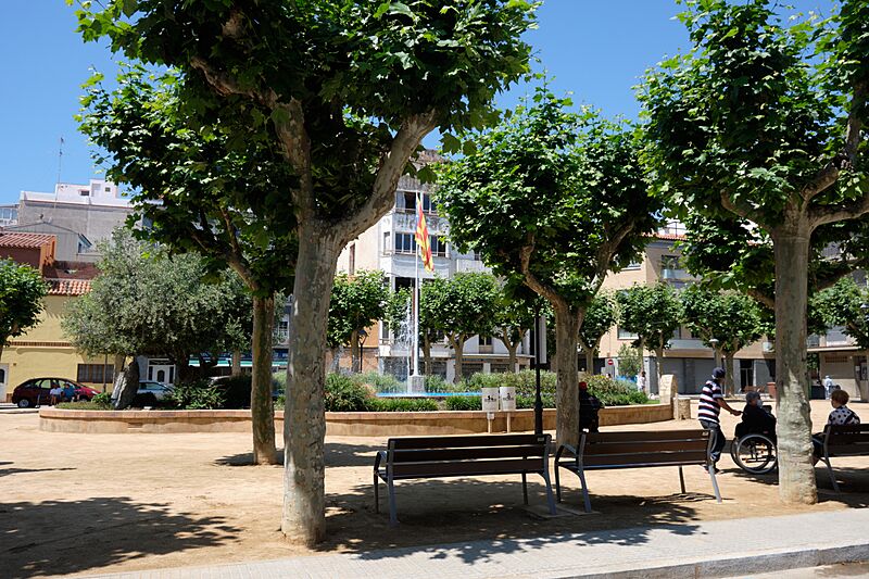 Plaça de Catalunya (Calella-Catalunya) 04