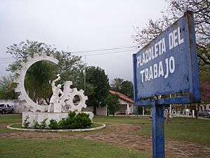 Archivo:Plaza del Trabajo (Curuzú Cuatiá).