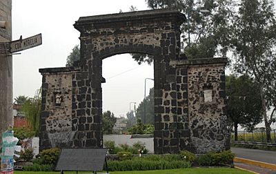 Archivo:Puerta Norte Dique Cuitlahuac