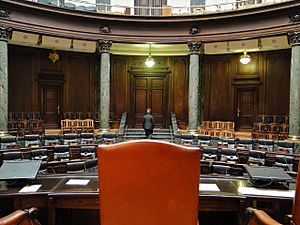 Archivo:Recinto de sesiones de la Legislatura Porteña