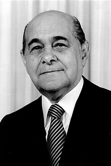 Retrato oficial do presidente do Brasil, Tancredo Neves.jpg