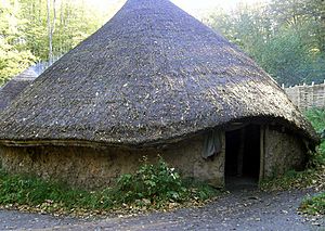 Archivo:Roundhouse (dwelling) Celtic Wales
