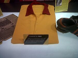 Archivo:SageoEG - BarcelonaSC Museo - camiseta 1960