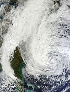 Archivo:Sandy 2012-10-28 1600Z
