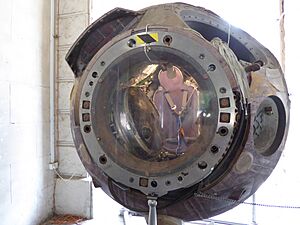 Archivo:Soyuz 30 landing capsule (15467387700) (2)
