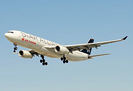 Archivo:Star Alliance (Air Canada) Airbus A330-343X C-GHLM 938 (7097905631)
