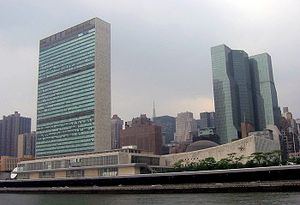Archivo:United Nations HQ - New York City