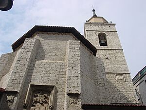 Archivo:Valladolid iglesiasantiago 02 lou